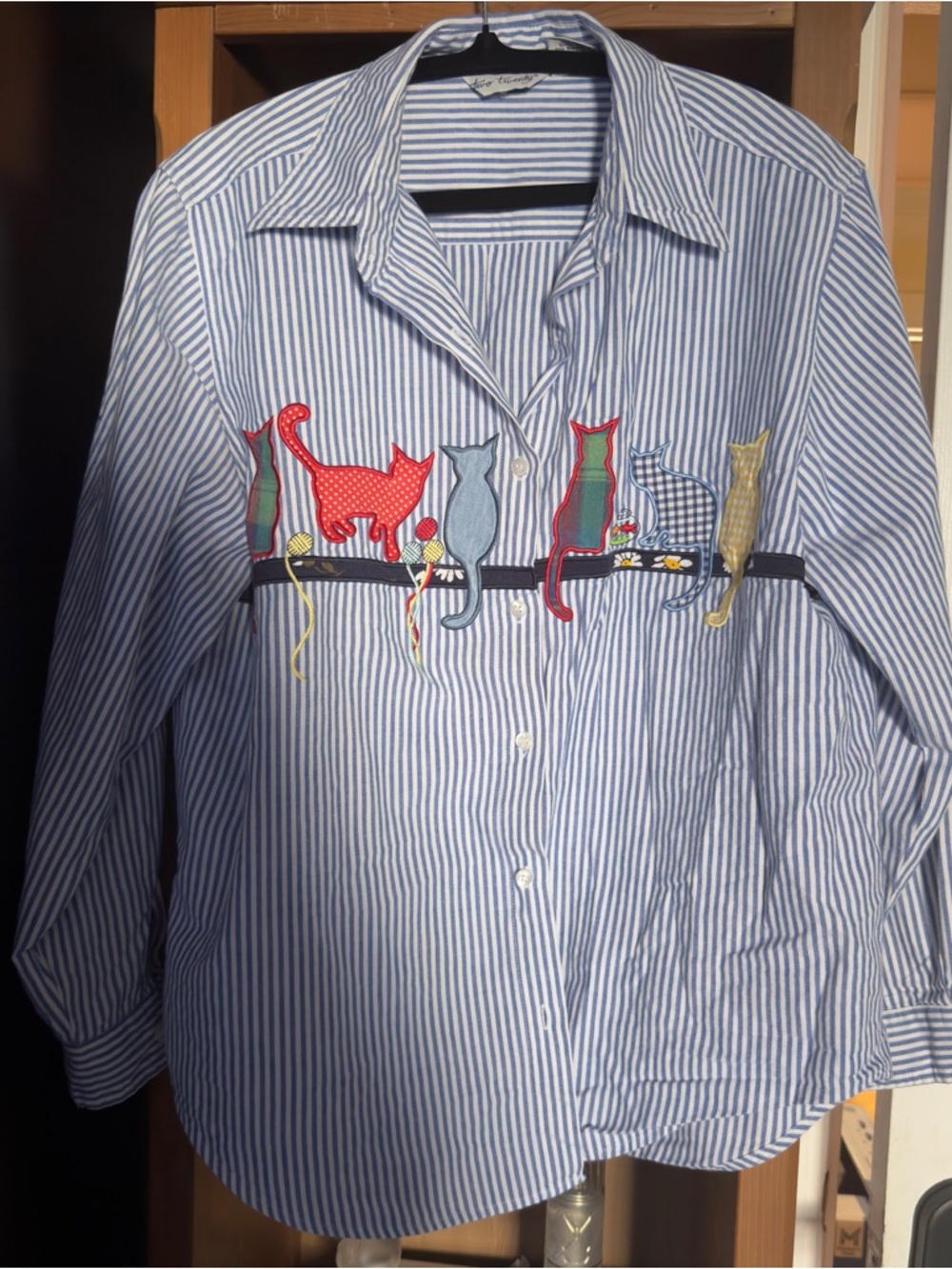 Two Twenty Cat Embroidered Blue Pin Striped Button Up Shirt XL  100% Cotton